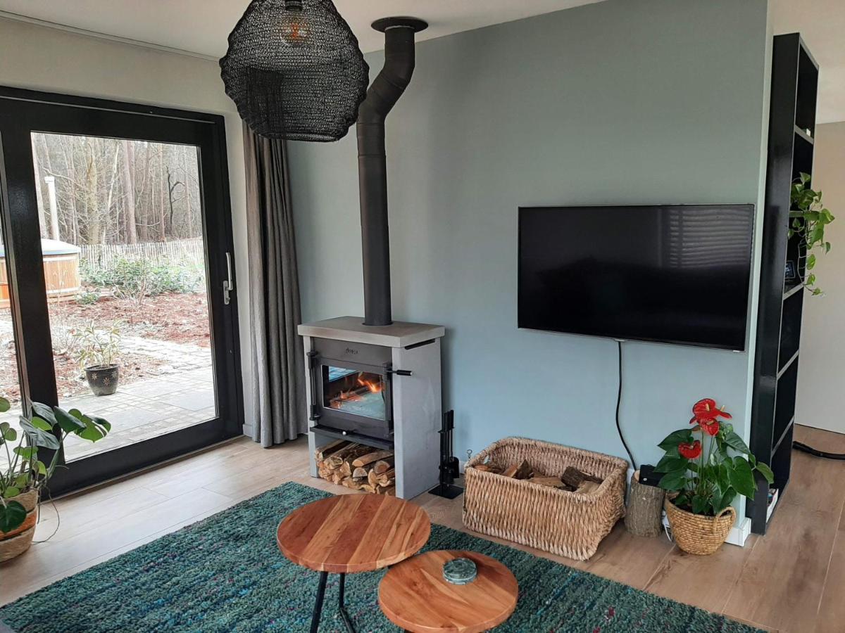 Vakantiehuis Met Hottub En Barrelsauna Ommen Exterior photo